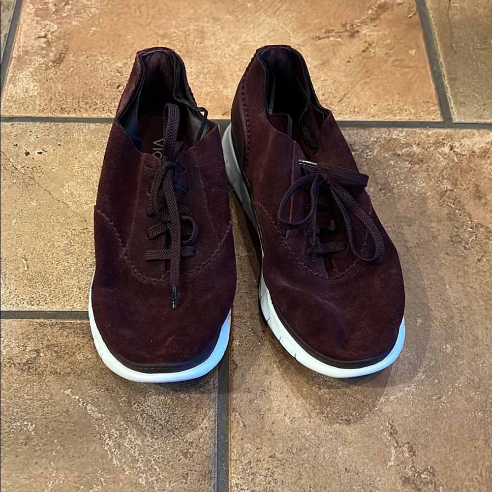 Vionic Women's Sneakers in Burgundy and White